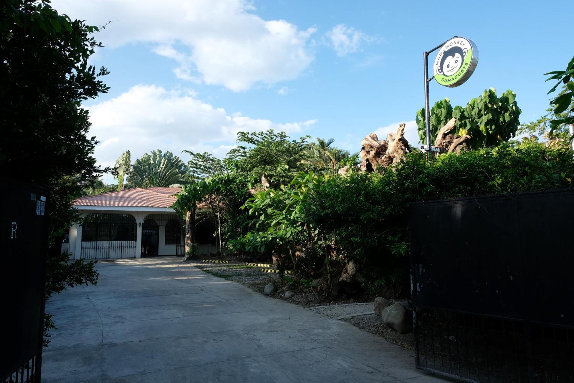 Hostel Mad Monkey Dumaguete Dumaguete City Zewnętrze zdjęcie